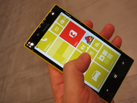 日本で売ってないWindows8 phone「Lumia 720 & 520」を触ってみた